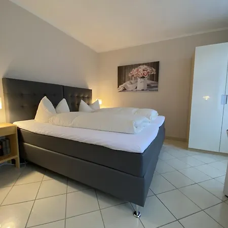 Apartments Und Zimmer Gaestehaus Matthias Dresde Extérieur photo