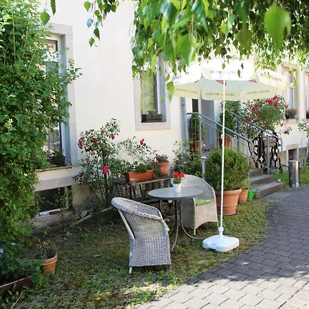 Apartments Und Zimmer Gaestehaus Matthias Dresde Extérieur photo