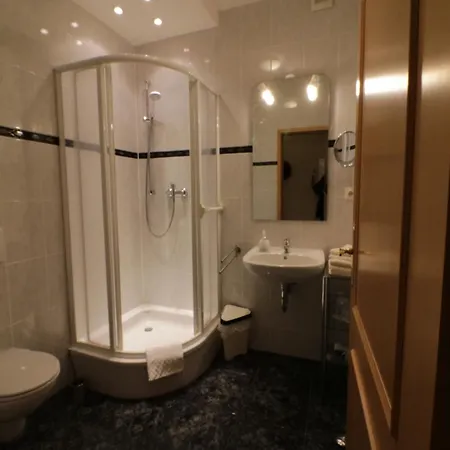 Apartments Und Zimmer Gaestehaus Matthias Dresde Chambre photo