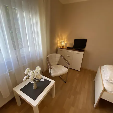 Apartments Und Zimmer Gaestehaus Matthias Dresde Extérieur photo