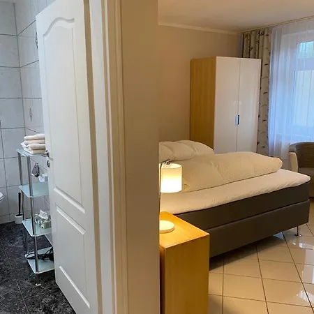 Apartments Und Zimmer Gaestehaus Matthias Dresde Extérieur photo