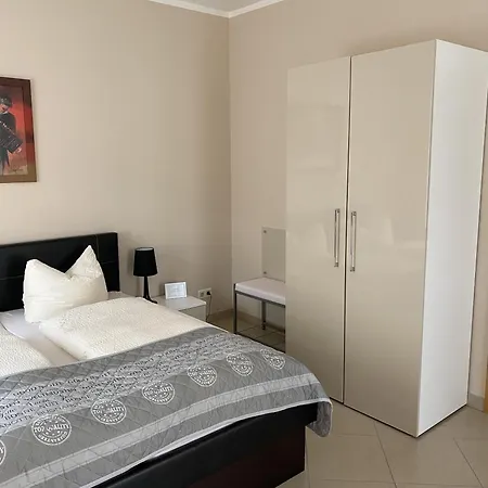 Apartments Und Zimmer Gaestehaus Matthias Dresde Chambre photo