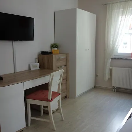 Apartments Und Zimmer Gaestehaus Matthias Dresde Extérieur photo