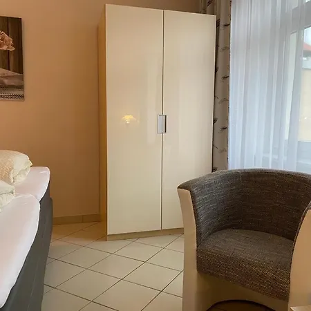 Apartments Und Zimmer Gaestehaus Matthias Dresde Chambre photo