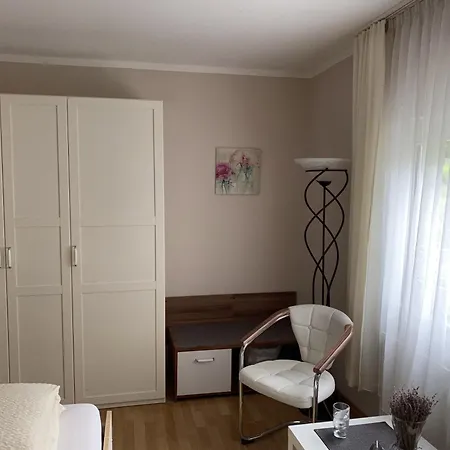 Apartments Und Zimmer Gaestehaus Matthias Dresde Chambre photo