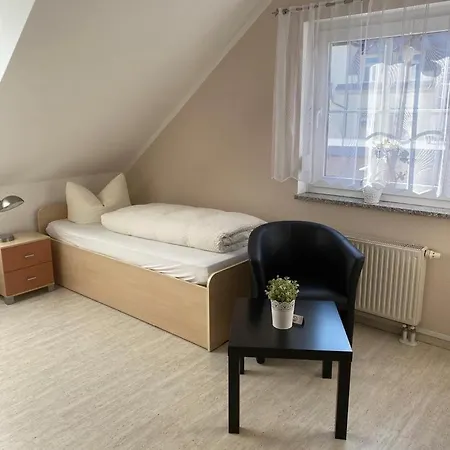Apartments Und Zimmer Gaestehaus Matthias Dresde Extérieur photo