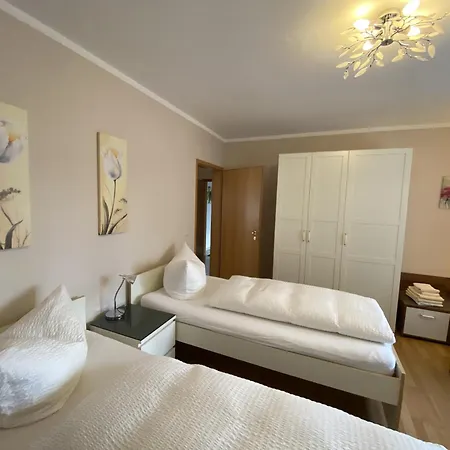 Apartments Und Zimmer Gaestehaus Matthias Dresde Chambre photo