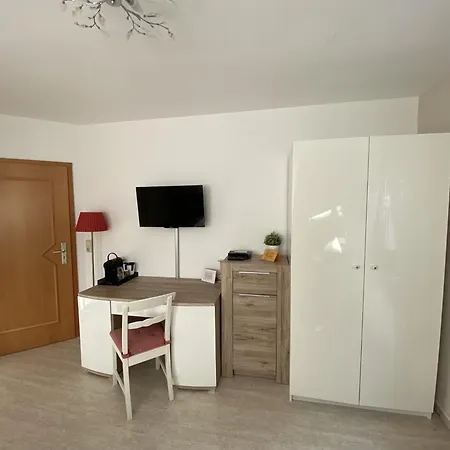 Apartments Und Zimmer Gaestehaus Matthias Dresde Chambre photo