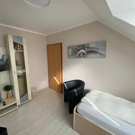 Apartments Und Zimmer Gaestehaus Matthias Dresde Extérieur photo