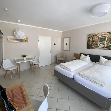 Apartments Und Zimmer Gaestehaus Matthias Dresde Chambre photo