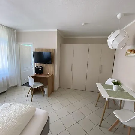 Apartments Und Zimmer Gaestehaus Matthias Dresde Chambre photo
